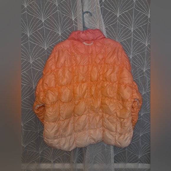 Free People Movement brand Wmns sz small, scrunchy glossy Pippa packable puffer - Picture 3 of 10